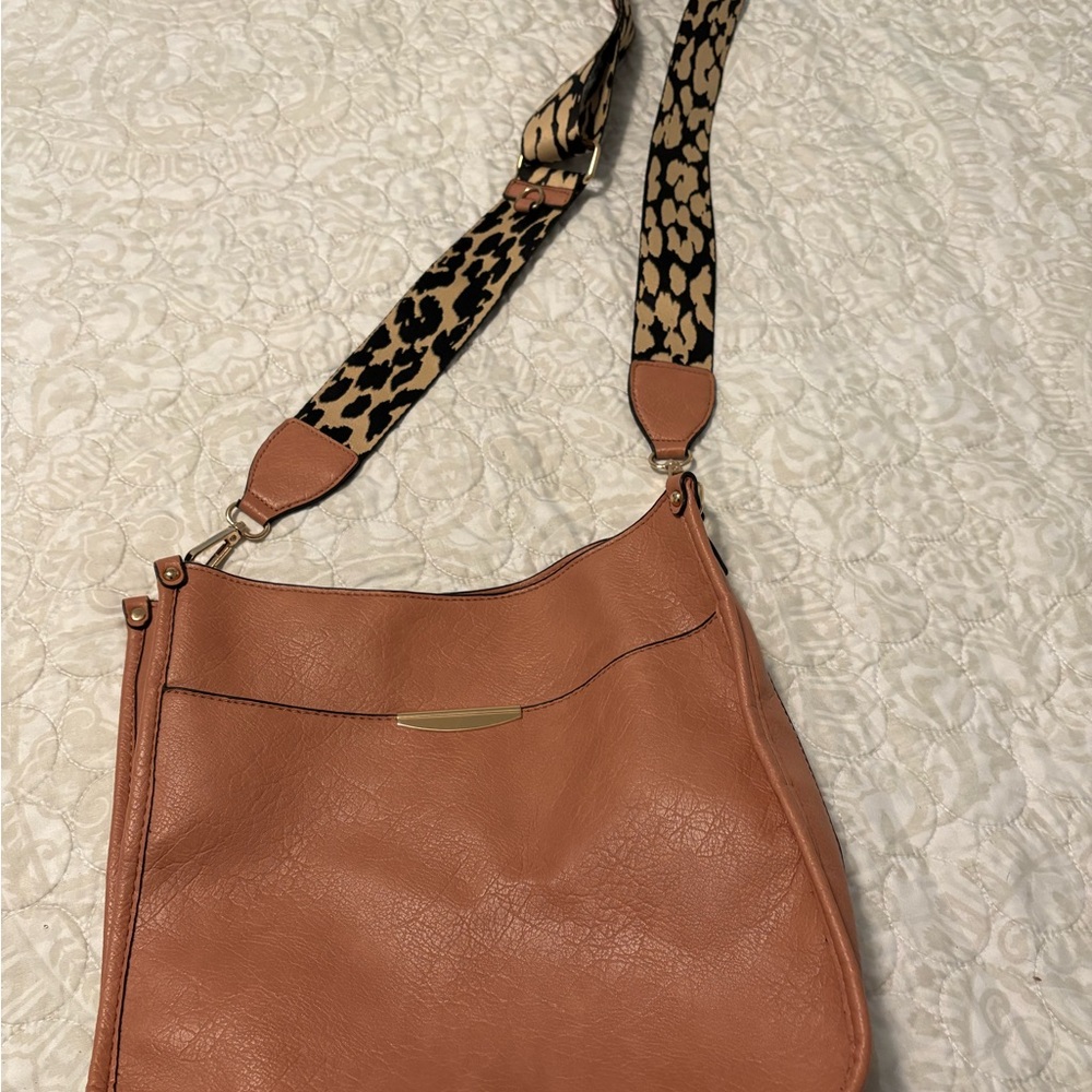 Stylish Tan Leather Shoulder Bag
